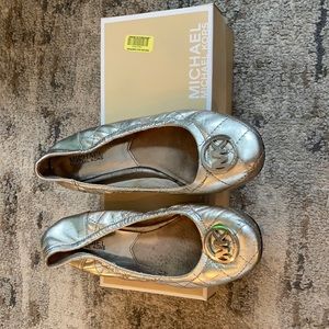 Michael Kors Fulton Ballet flats in silver. Size 9 excellent condition.